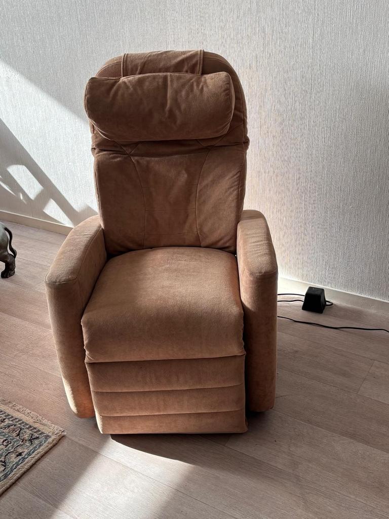 Fitform Vario 570 sta op relaxfauteuil elektrisch, Huis en Inrichting, Fauteuils, Ophalen, 75 tot 100 cm, Zo goed als nieuw, 75 tot 100 cm