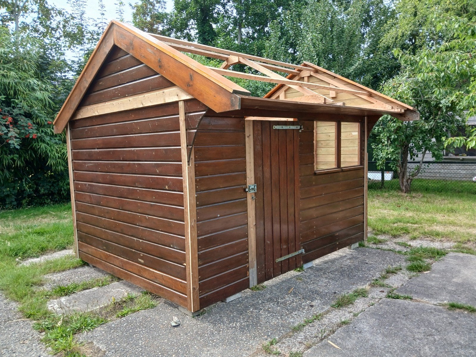 Tuinhuis schuur berging 3.3X2.5 M met luifel prima conditie, Ophalen, Tuinhuis, 250 tot 500 cm, 2 ramen