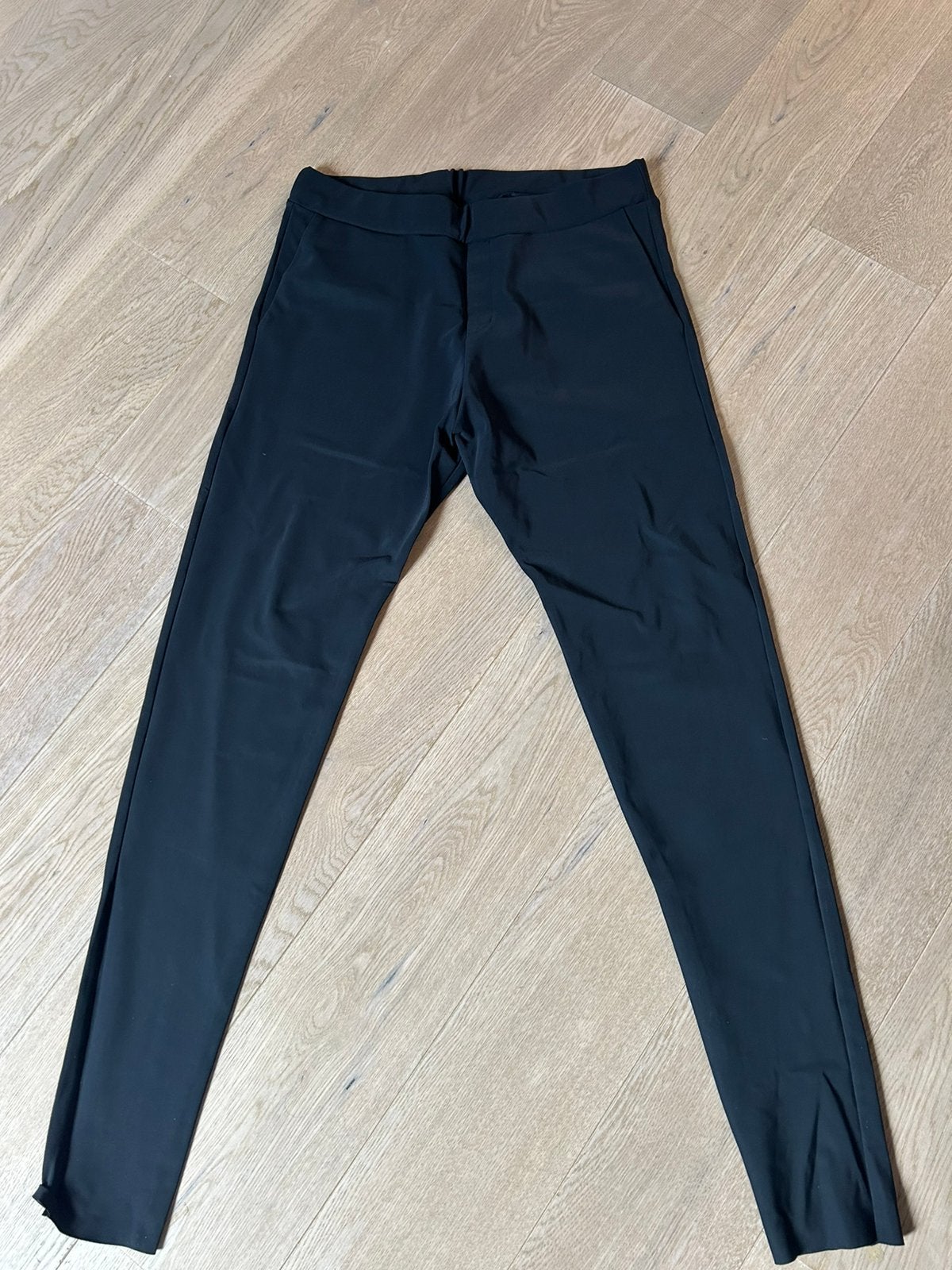 Broek van Studio Ruig 40 travel materiaal, Kleding | Dames, Maat 38/40 (M), Verzenden, Zwart, Zo goed als nieuw