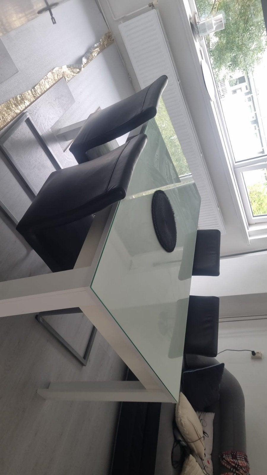 Tafel met glazen blad en 4 stoelen - Zo goed als nieuw, Huis en Inrichting, Ophalen, Zo goed als nieuw, Vier personen, Glas