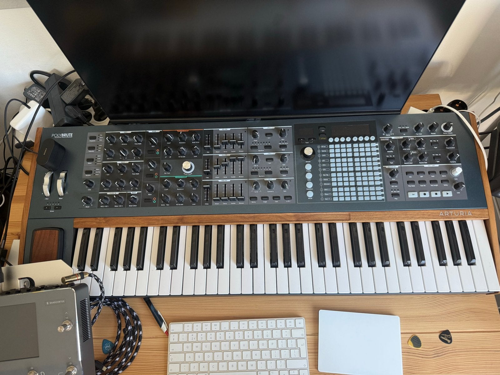 Arturia PolyBrute Analoge Synthesizer, Muziek en Instrumenten, 61 toetsen, Zo goed als nieuw, Met midi-aansluiting, Ophalen