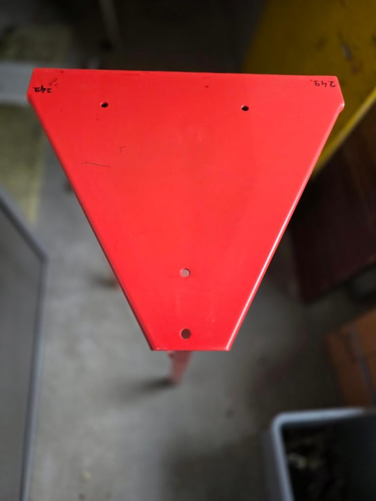Hegner statief figuurzaagmachine, Eén persoon