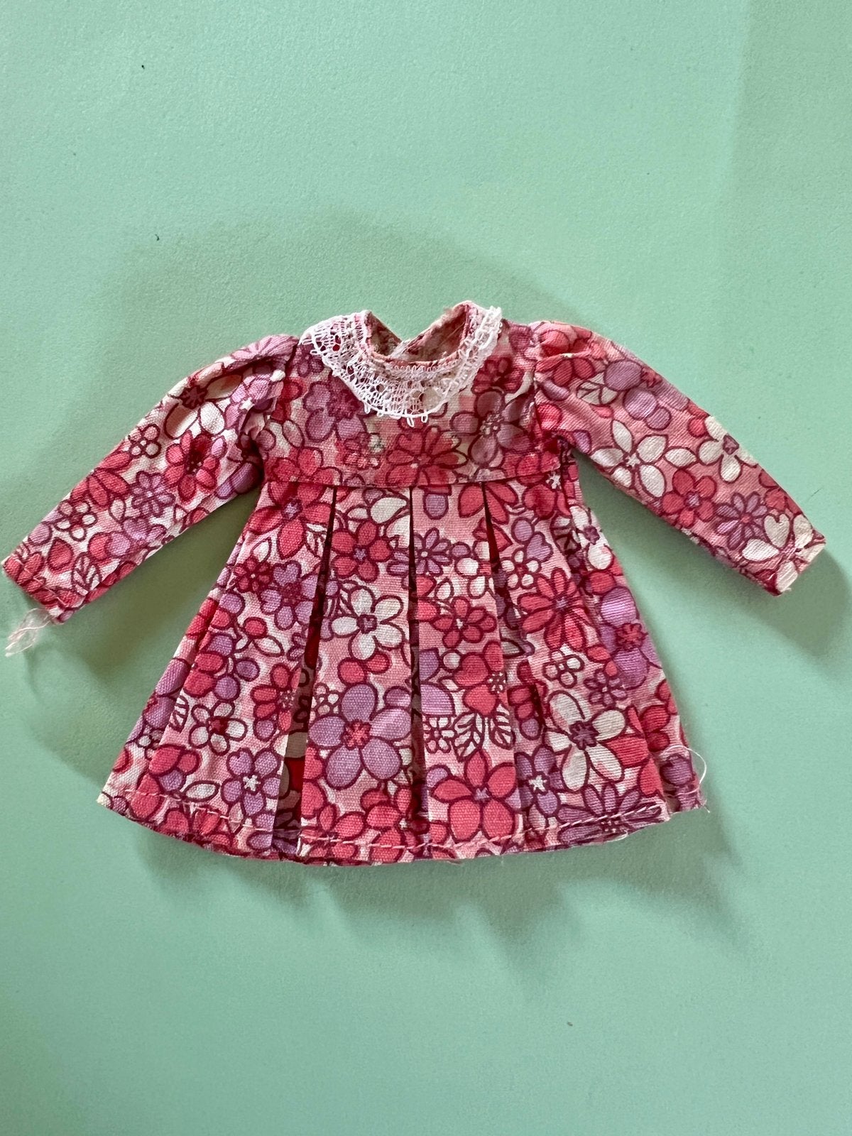 Vintage gebloemd jurkje voor Barbie Daisy mary Quant, Ophalen of Verzenden, Zo goed als nieuw, Meisje, Jurkje of Rokje