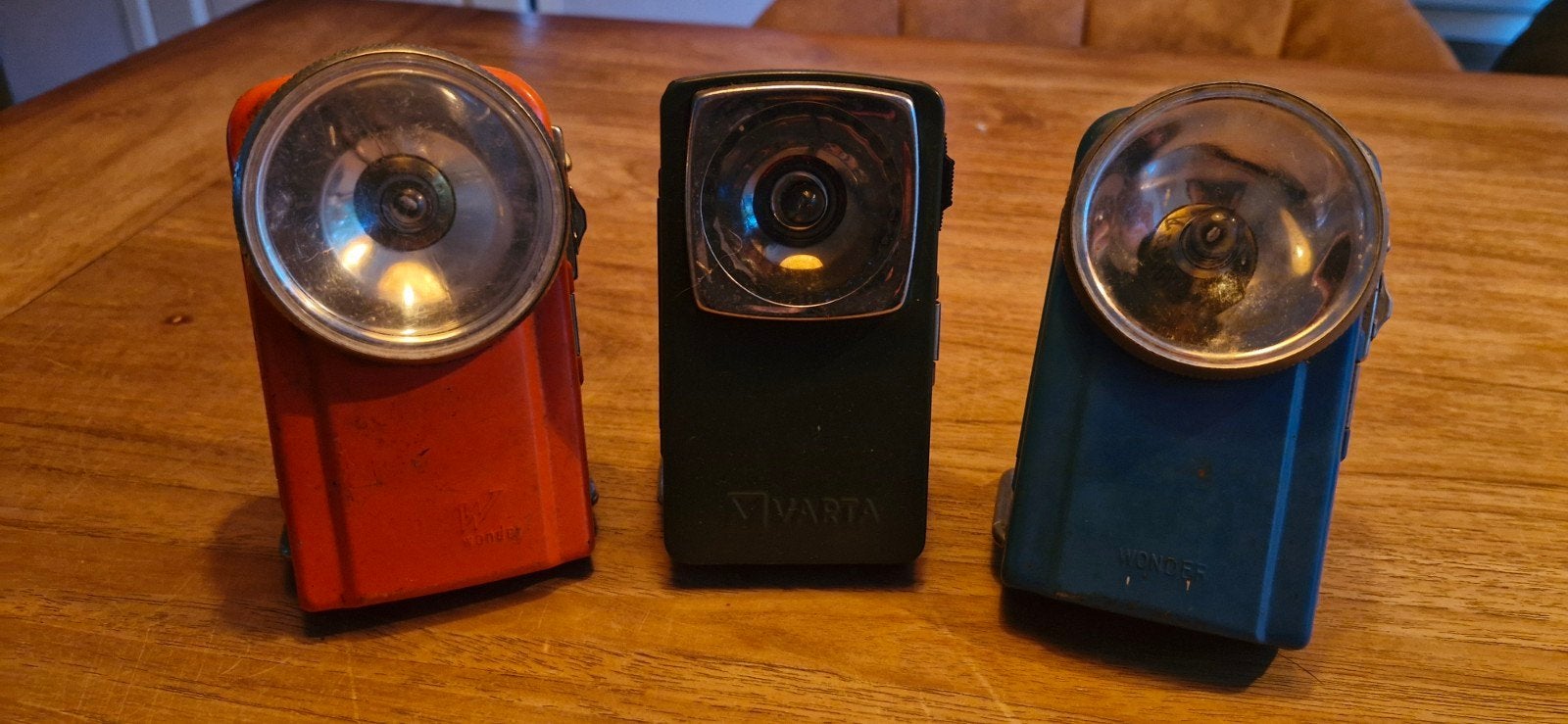 Vintage zaklampen: 2x Wonder, 1x Varta - Collectors item, Ophalen of Verzenden, Gelezen