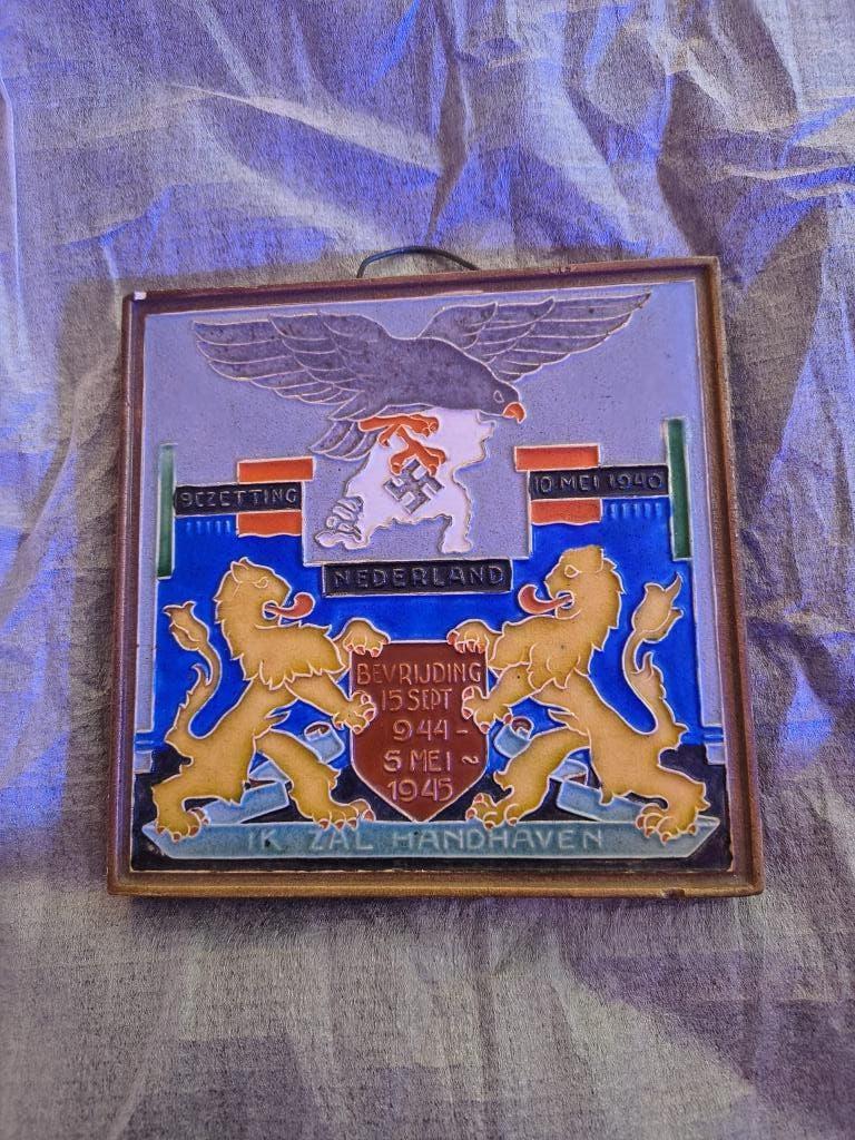 Herdenkings Tegel: Bezetting Nederland, Verzamelen, Ophalen, Overige soorten, Nederland, Kunstobject