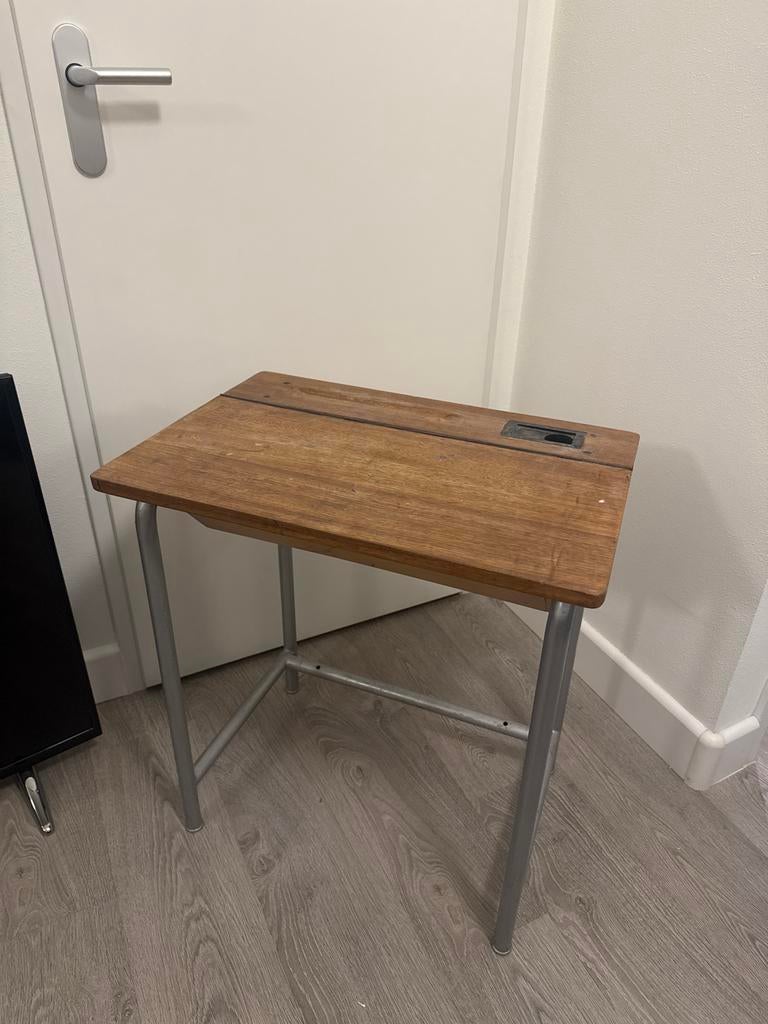 Vintage kinderlessenaar - Houten schoolbankje, Kinderen en Baby's, Kinderkamer | Tafels en Stoelen, Ophalen, Zo goed als nieuw