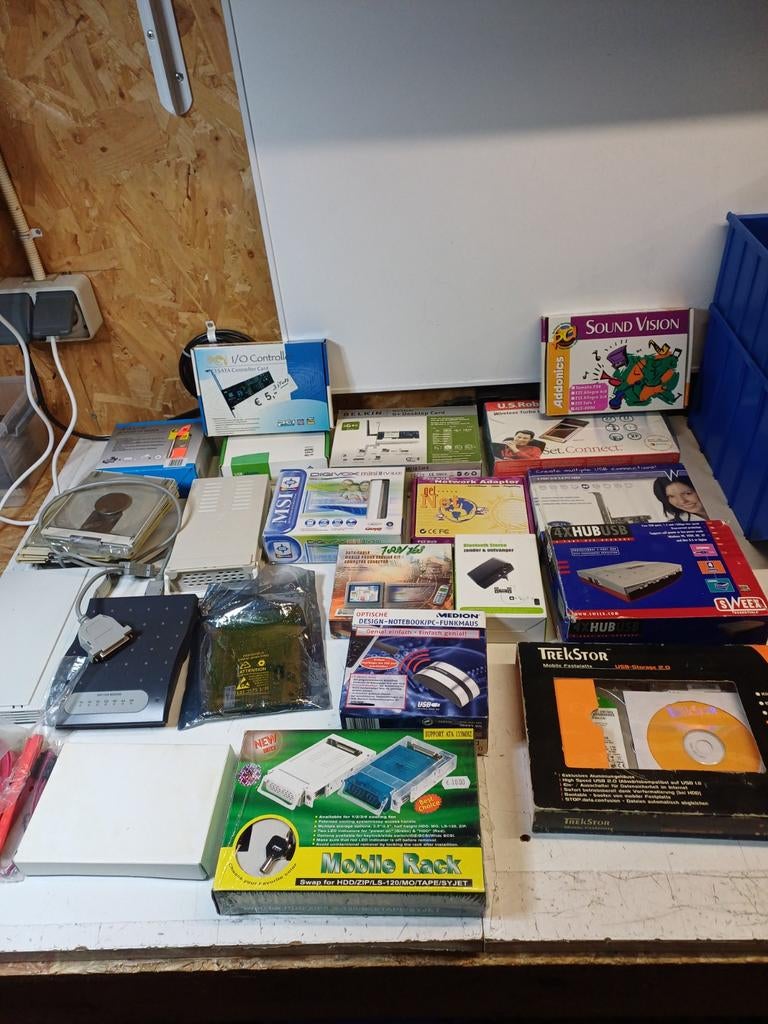 Partij (markt) handel computer gerelateerd - 32 stuks, Ophalen of Verzenden