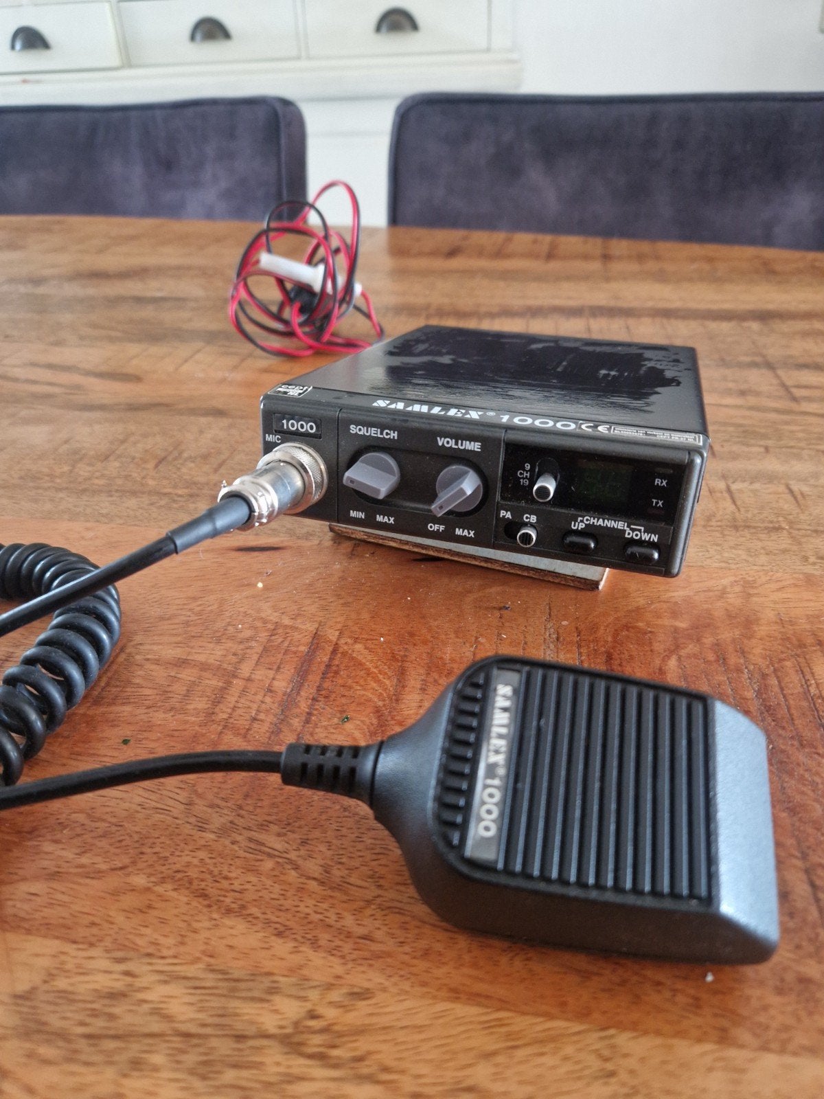 Semlex 1000 CB-radio met microfoon en 12V-aansluiting, Ophalen