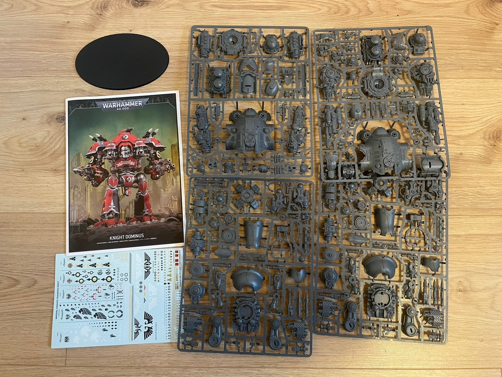 Warhammer 40k Knight Dominus NOS + Imperial Knights Transfer, Ophalen of Verzenden, Zo goed als nieuw, Warhammer