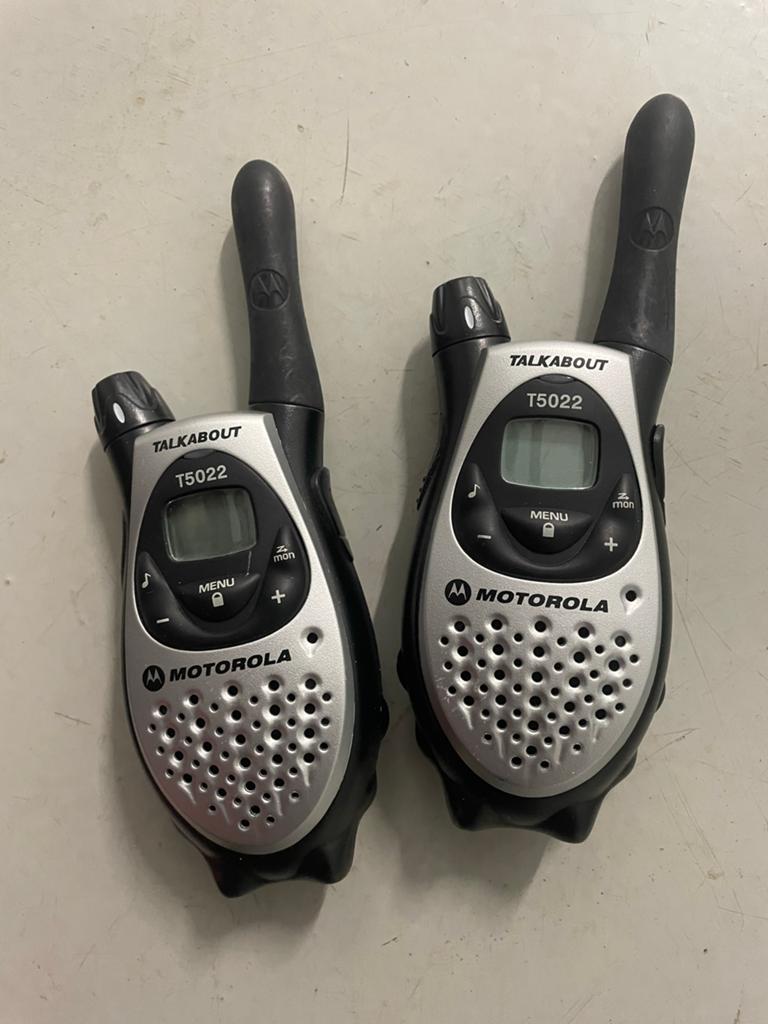 Motorola Talkabout T5022 Walkie Talkies (set van 2), Telecommunicatie, Portofoons en Walkie-talkies, Ophalen, Gebruikt, 2 to 5 km