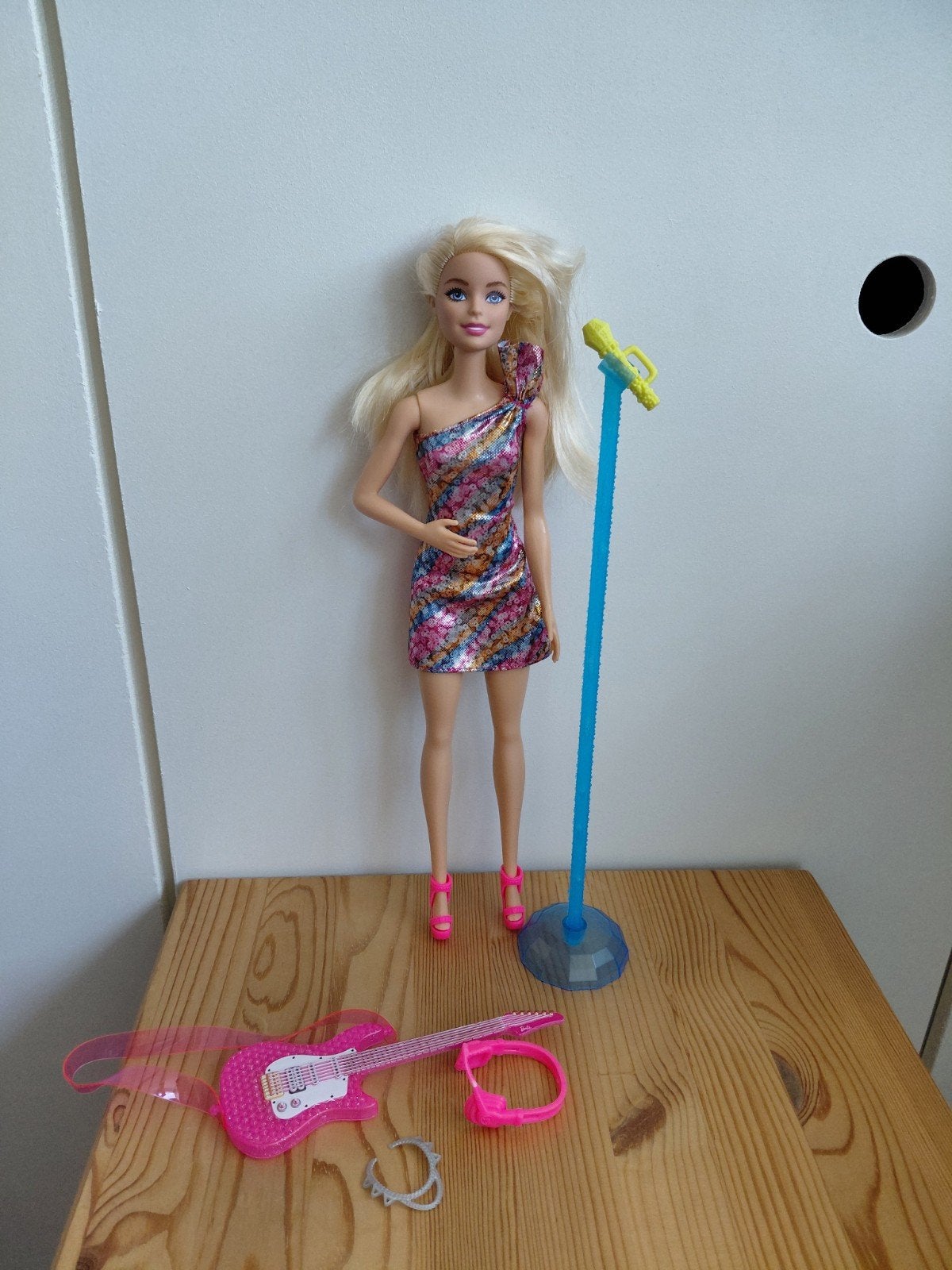barbie popster/rockster met licht en geluid, Ophalen, Zo goed als nieuw, Barbie
