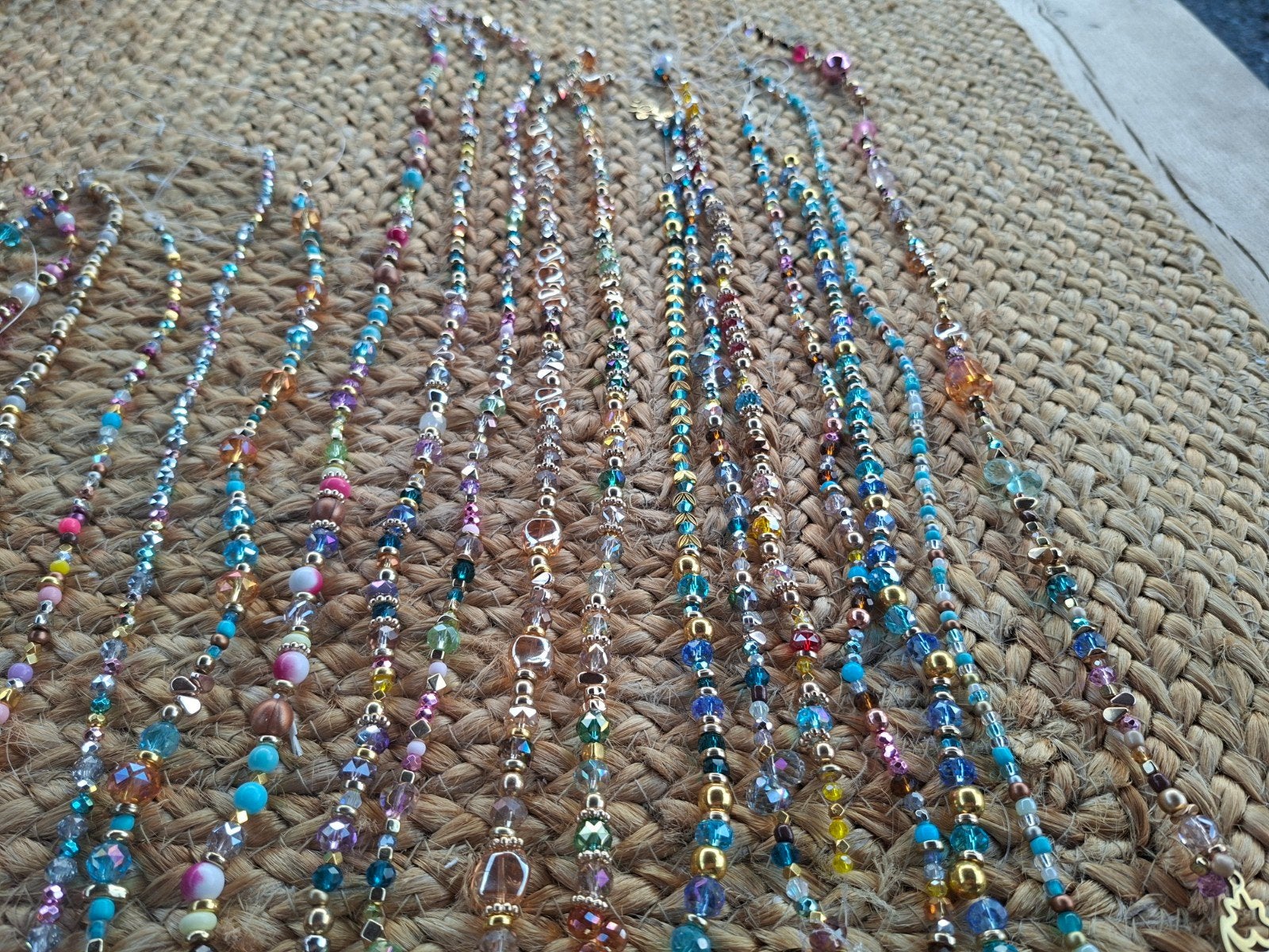 22 kralen stringen van glas, Swarovski en plastic, Overige materialen, Overige kleuren, Nieuw, Met bedels of kralen