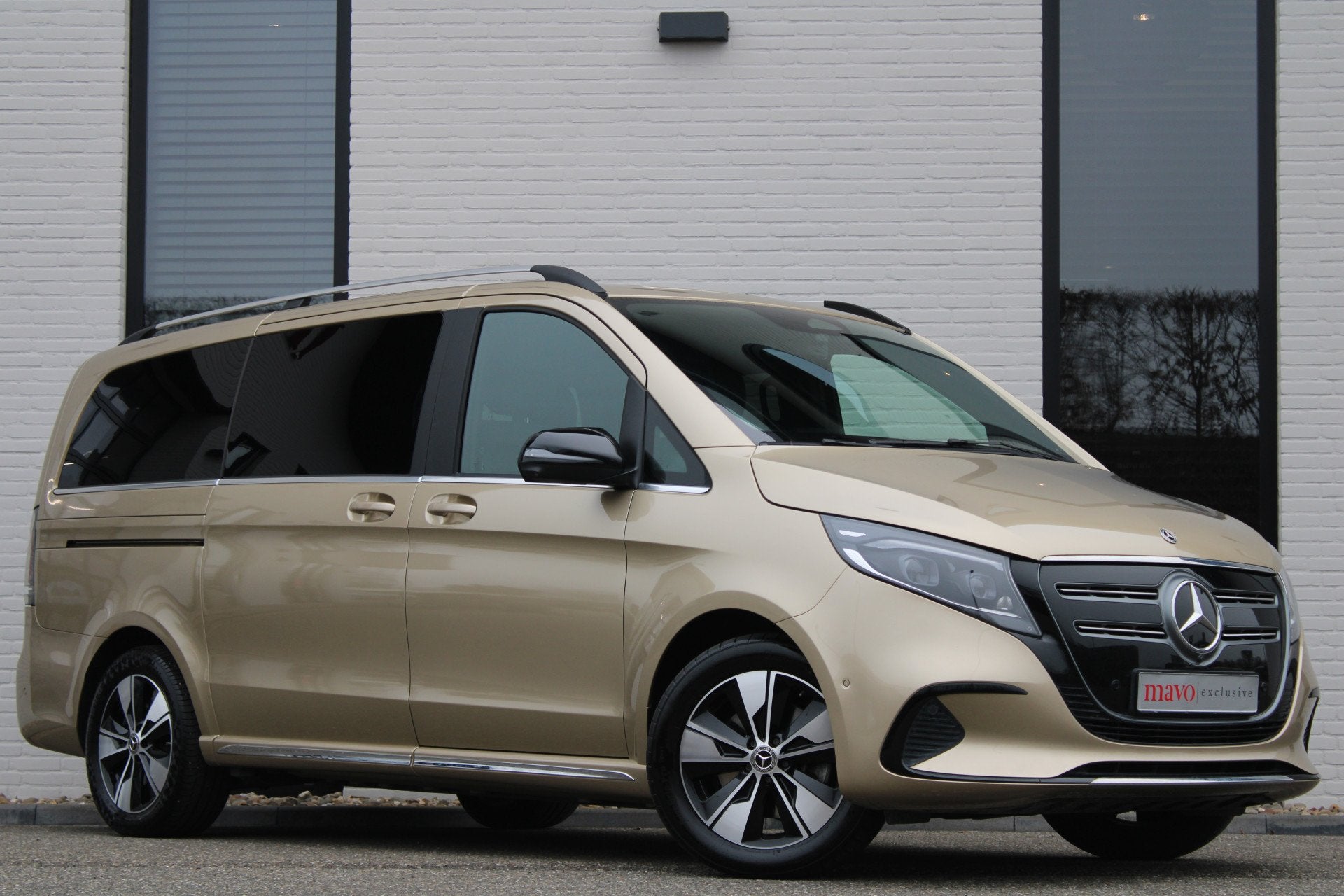 Mercedes-Benz EQV 300 L2 / AMG / New Model / Luchtvering / 7, Auto's, Gebruikt, Overige kleuren, 2535 kg, 7 stoelen