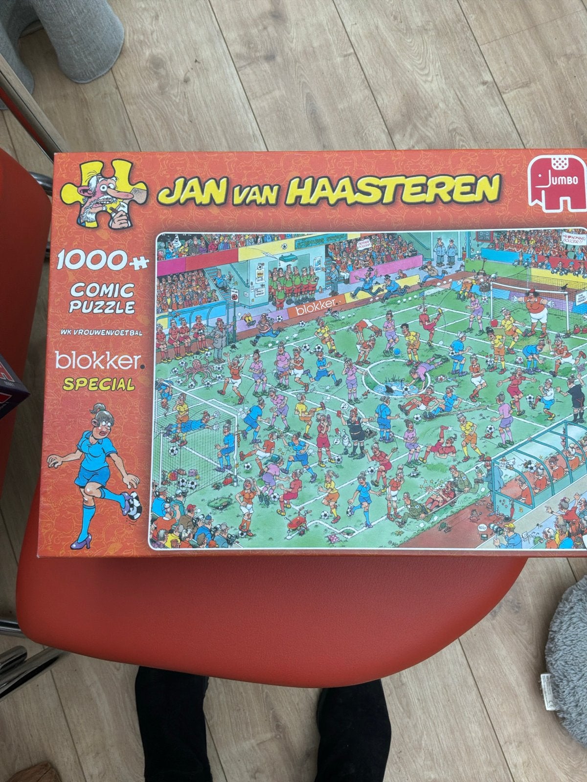 Jan van Haasteren WK Vrouwenvoetbal 1000+ stukjes, Ophalen of Verzenden, 500 t/m 1500 stukjes, Zo goed als nieuw, Legpuzzel
