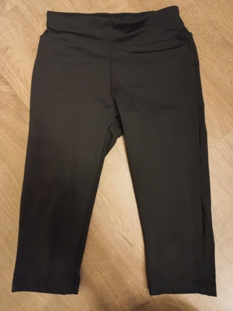Osaga sportlegging zwart, maat 140, 3/4 Capri, Jongen of Meisje, Ophalen of Verzenden, Zo goed als nieuw, Sport- of Zwemkleding