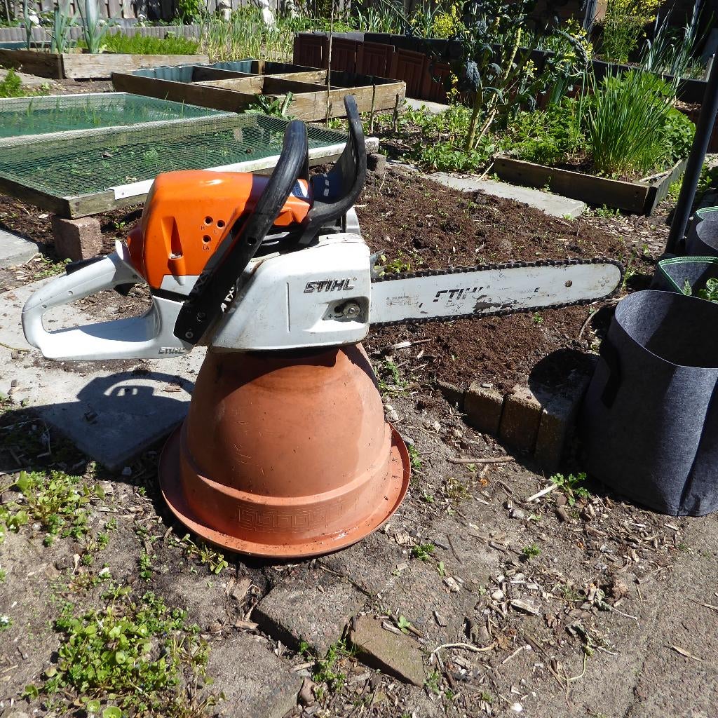 Stihl MS 251 C benzine kettingzaag, Tuin en Terras, Hand-tuingereedschap, Ophalen of Verzenden, Zo goed als nieuw, Overige soorten