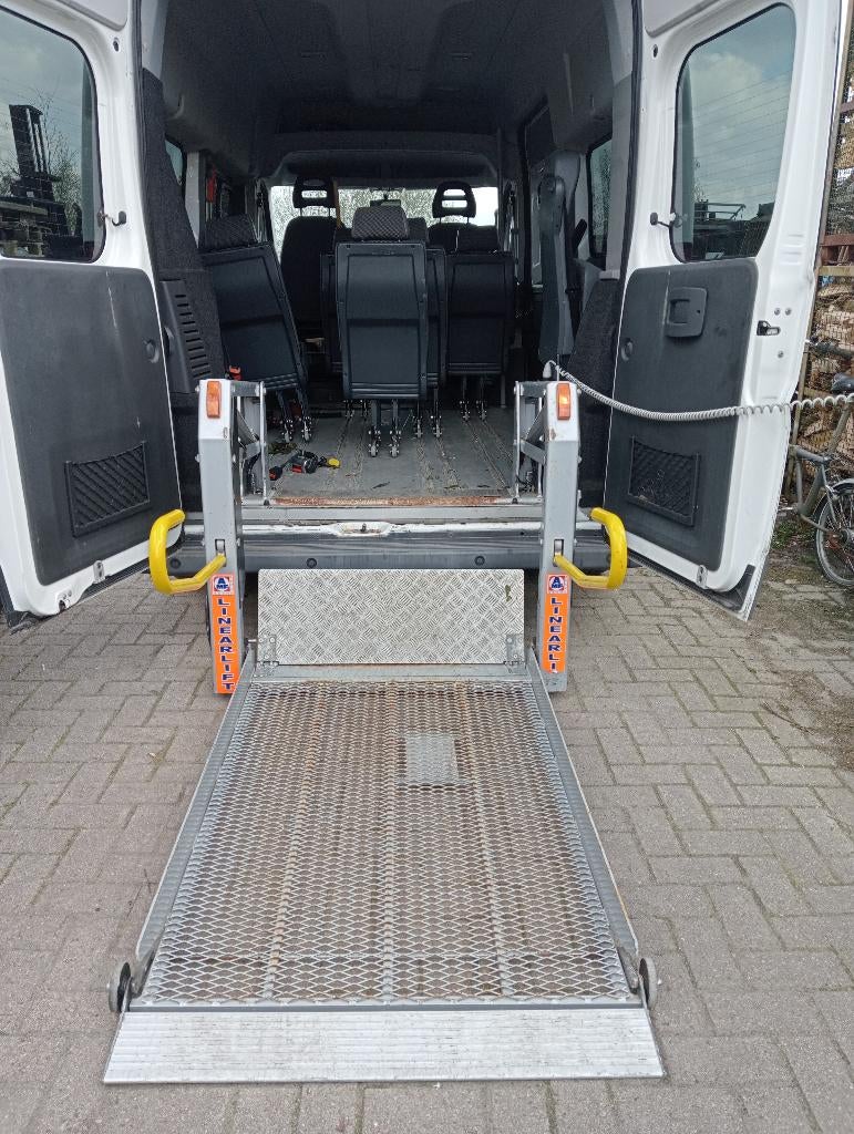 Lift rolstoelvervoer + 6 stoelen voor in bus, Auto diversen, Ophalen