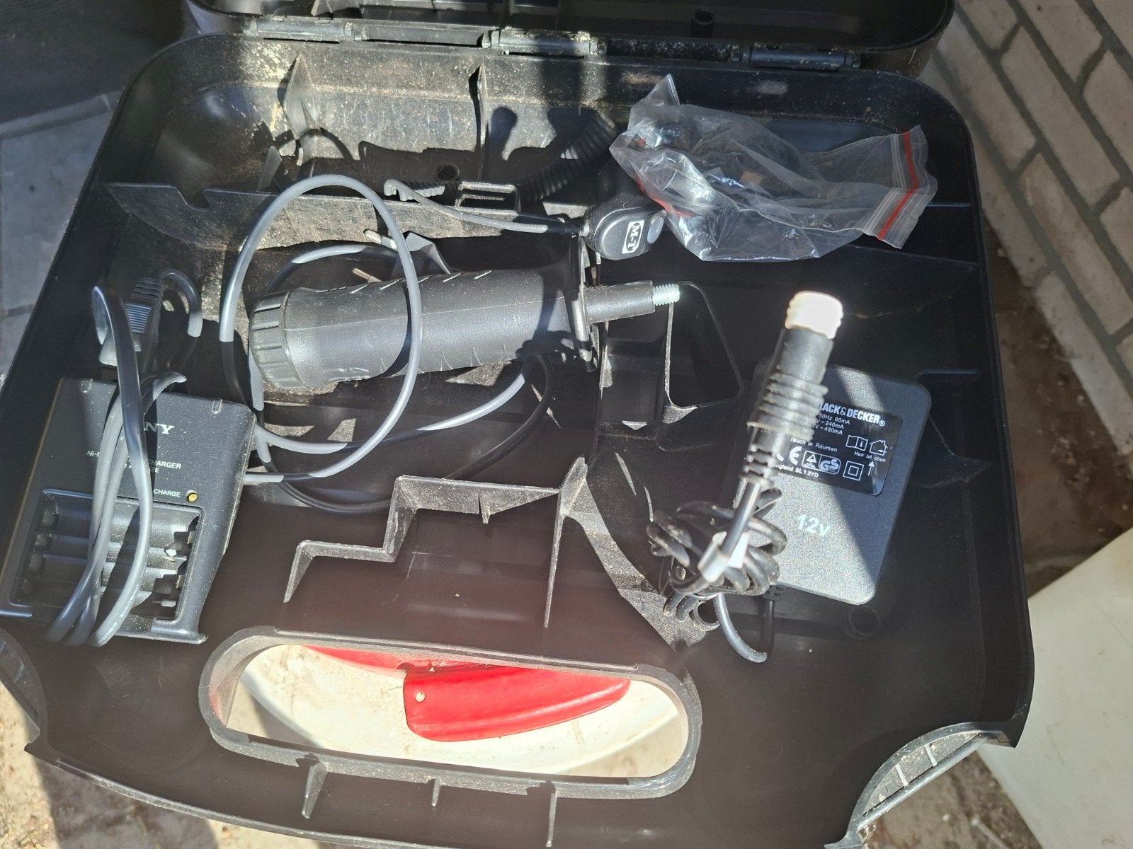 Black & Decker 12V acculader met accessoires, Ophalen of Verzenden, Gebruikt