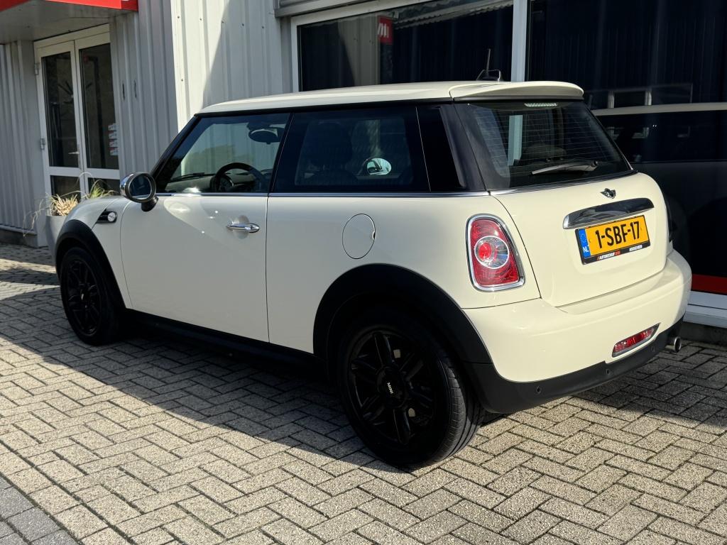 MINI Mini 1.6 One | CRUISE | 2e EIG. | PARKEERSENS. | NAP |, Auto's, Voorwielaandrijving, Gebruikt, Euro 6, 4 cilinders