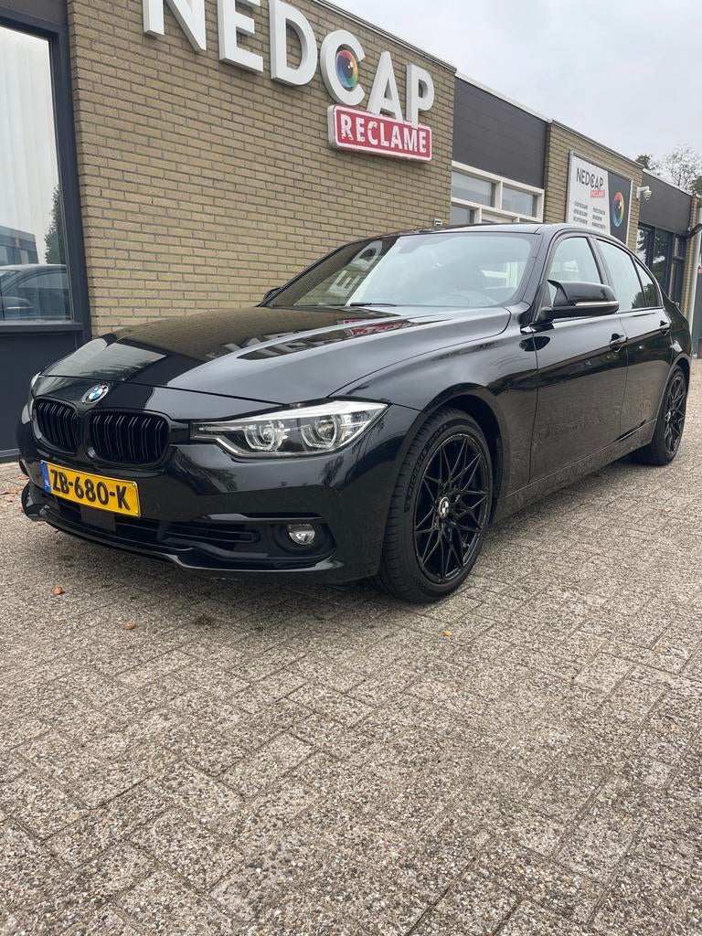 BMW 320i | 2019 |  Lane assist |  Stoelverw. |  schuifkant.|, Auto's, 1998 cc, Achterwielaandrijving, 1800 kg, 4 cilinders
