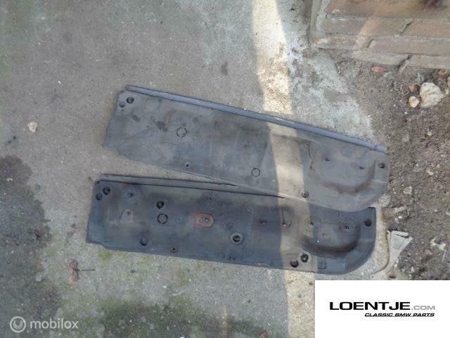 Parafan afdekplaat bij kachemotor bmw e30 325i 320i 318i etc, Gebruikt, Ophalen of Verzenden, BMW, BMW