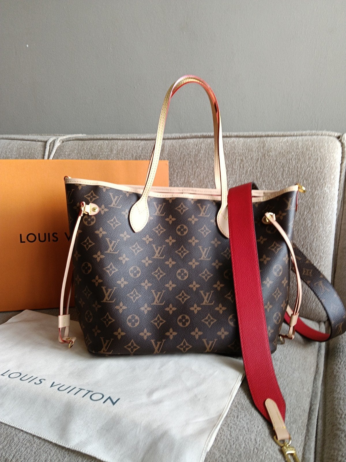 Louis Vuitton Neverfull MM Rood - Nieuwstaat, Sieraden, Tassen en Uiterlijk, Ophalen of Verzenden, Nieuw, Bruin, Shopper