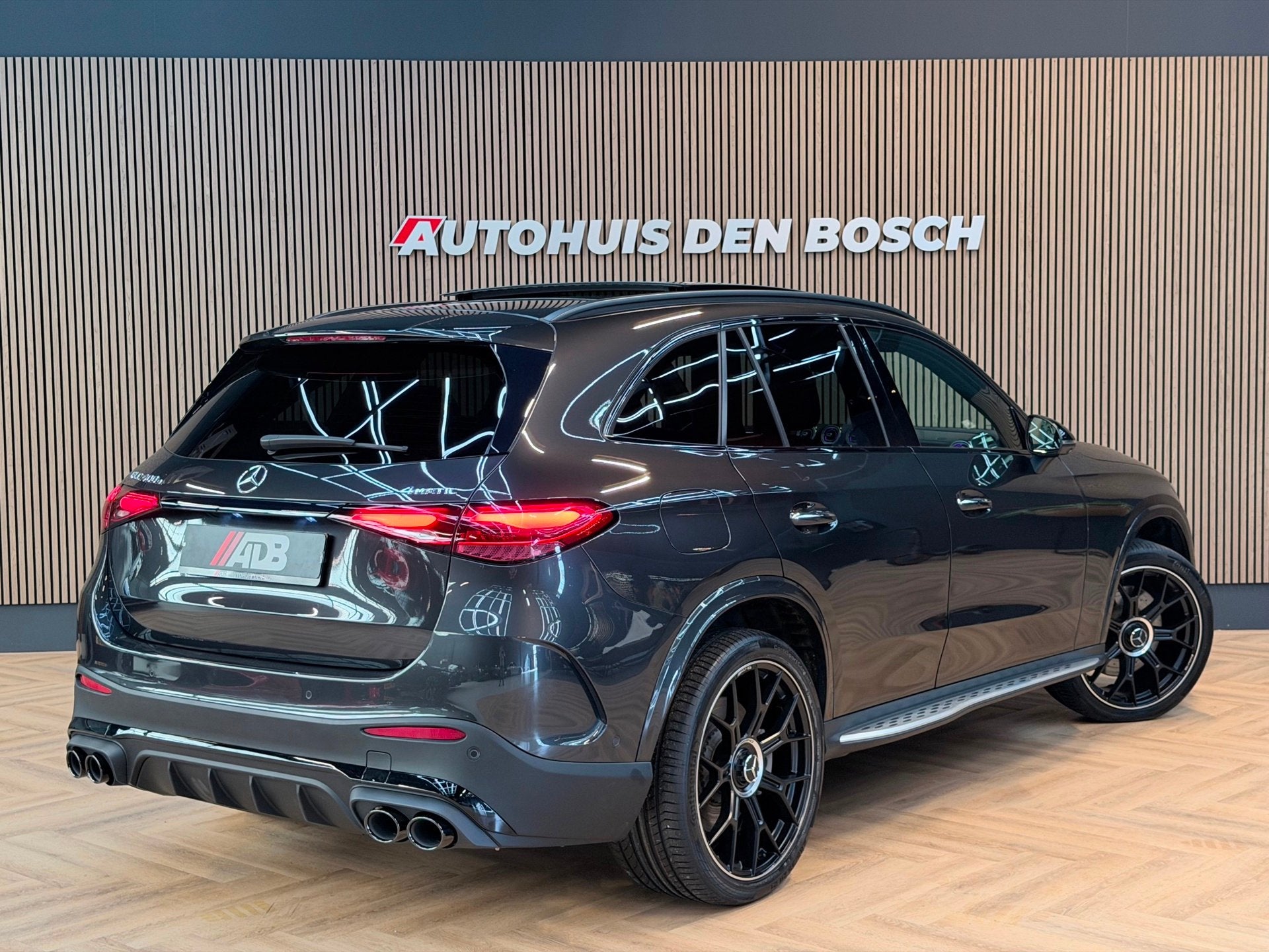 Mercedes-Benz GLC-klasse 400e 4MATIC AMG Line 381PK - Pano, Auto's, Automaat, Dealer onderhouden, Gebruikt, Vierwielaandrijving