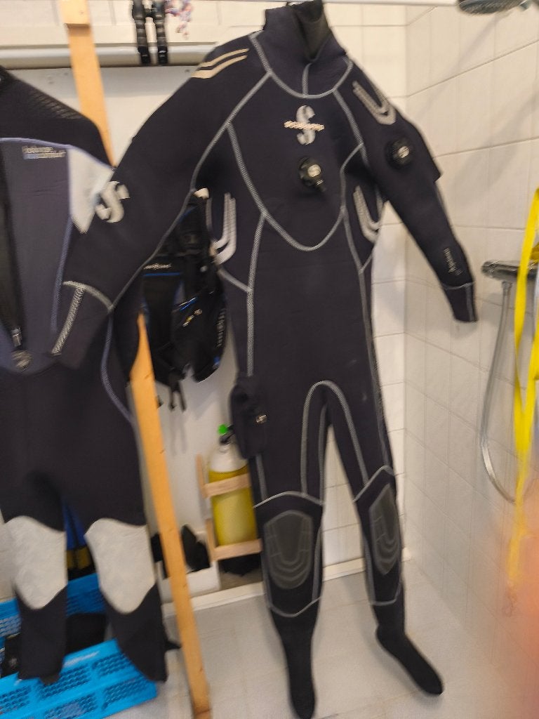 Droogpak maat LB/55 man scubapro, Watersport en Boten, Duiken, Ophalen of Verzenden, Gebruikt, Duikpak