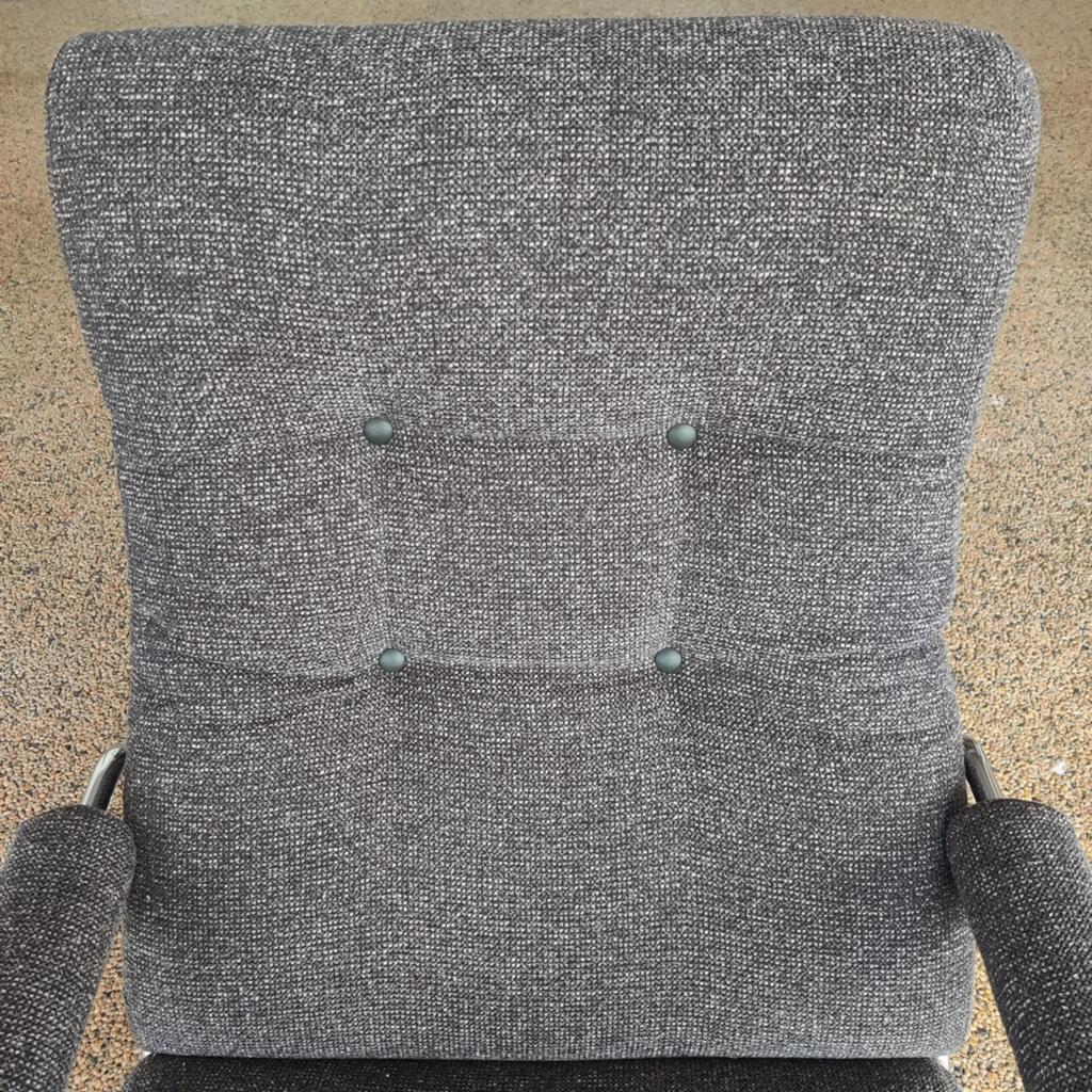 Jan de Bouvrie grijze fauteuil met metalen frame, Ophalen, 75 tot 100 cm, Zo goed als nieuw, Stof