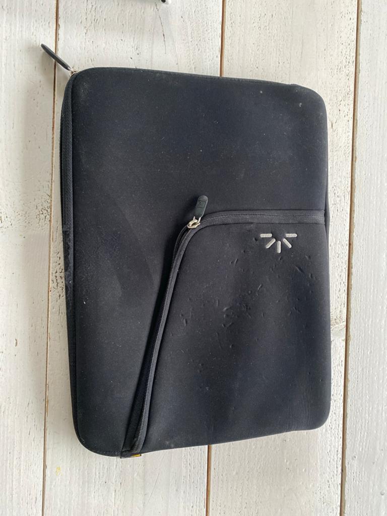 Gratis! Laptophoes 38x28 cm met zijvak - Case Logic, Computers en Software, Ophalen, 16 inch, Gebruikt