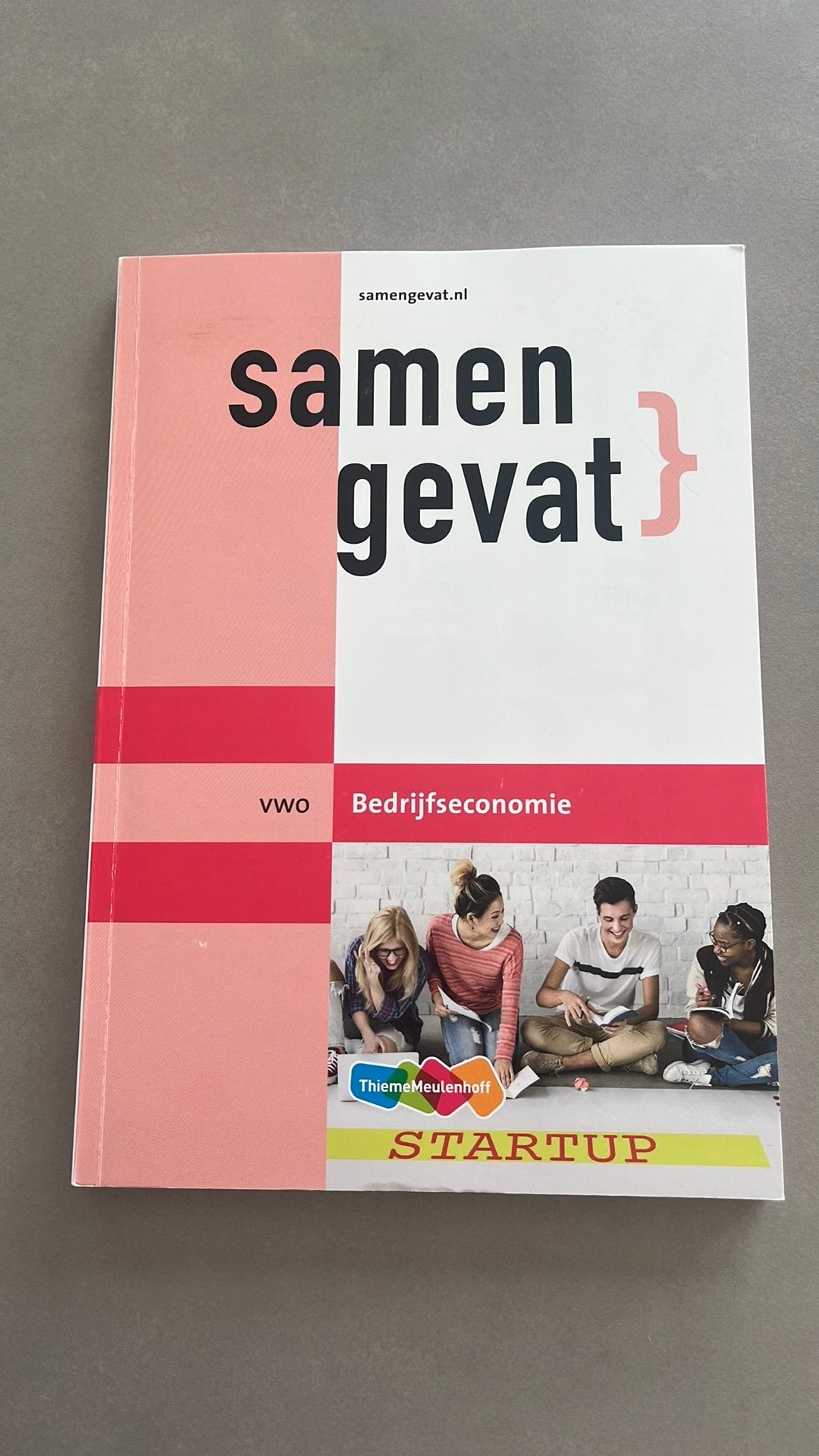 Samengevat examenbundel vwo bedrijfseconomie, Boeken, Ophalen of Verzenden, Zo goed als nieuw, VWO, Bedrijfseconomie of M&O