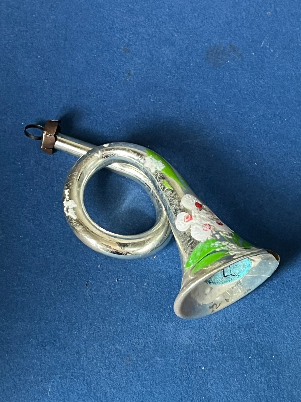 Oude glazen kerstbal (nr 15): muziekinstrument, trompet, Diversen, Kerst, Gebruikt, ., Ophalen of Verzenden, .