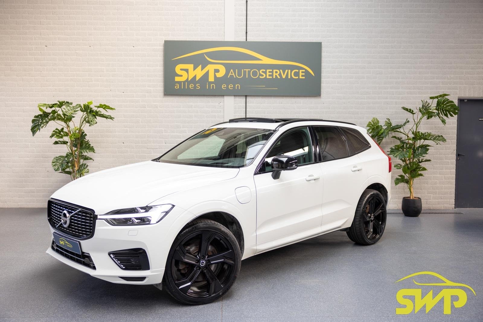 Volvo XC60 2.0 Recharge T8 AWD R-Design | Pano | 20 inch | S, Auto's, Volvo, Gebruikt, Wit, XC60, Vierwielaandrijving
