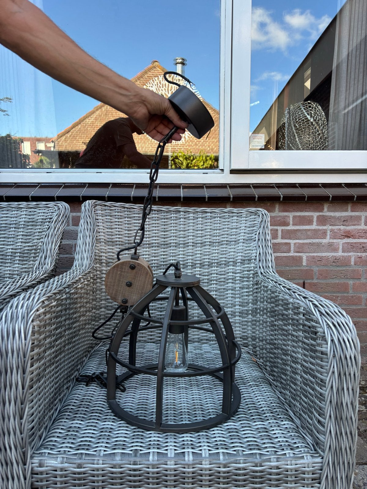 Industriële hanglamp met katrol en metalen kooi, Huis en Inrichting, Ophalen, Gebruikt, Metaal, E27 (groot)