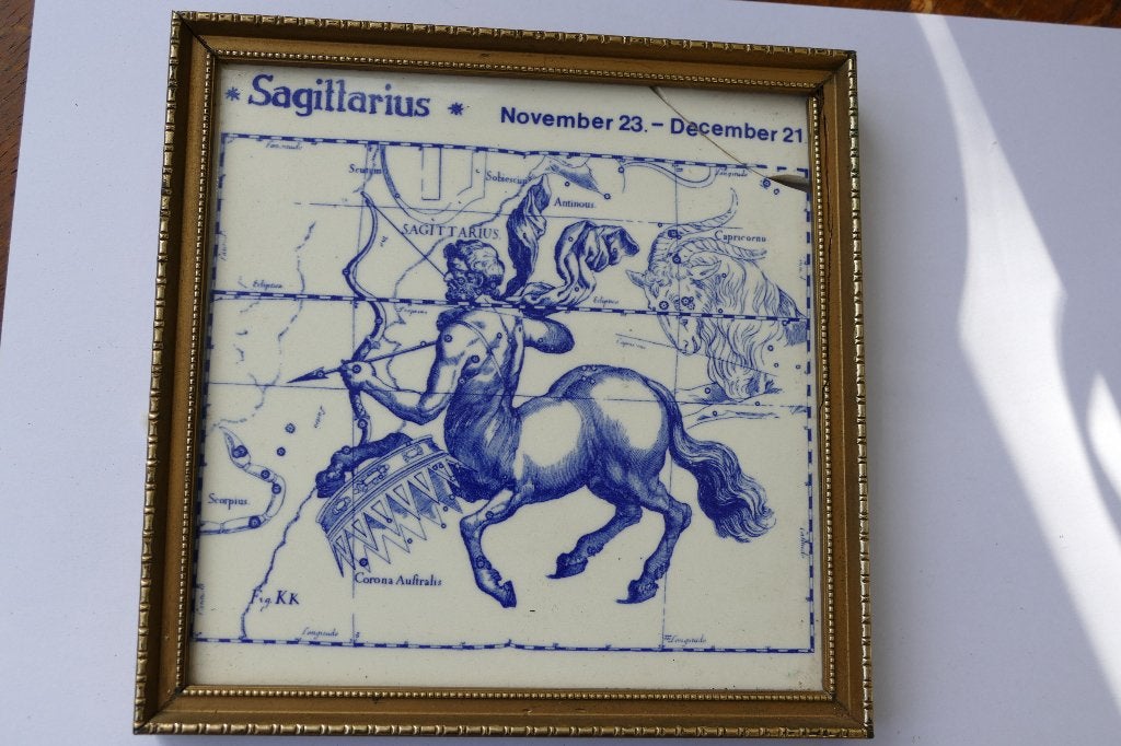 tegel sagittarius (boogschutter), Antiek en Kunst, Antiek | Wandborden en Tegels, Ophalen of Verzenden