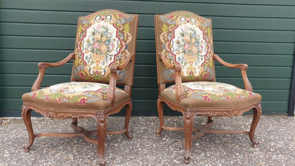 Antique Louie seize fauteuils, Ophalen