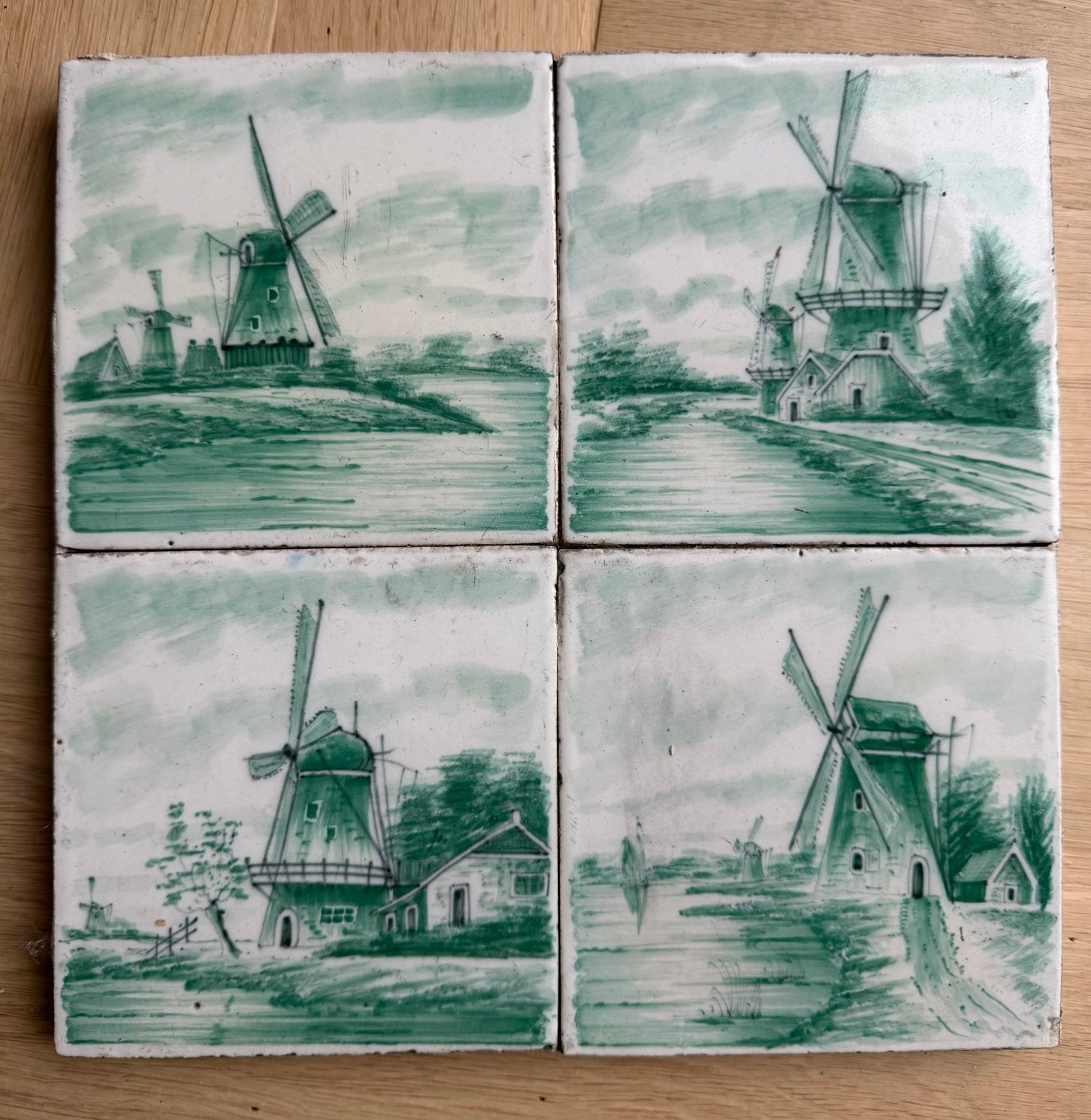 Antiek tegeltableau met 4 molens, Antiek en Kunst, Antiek | Wandborden en Tegels, Ophalen of Verzenden