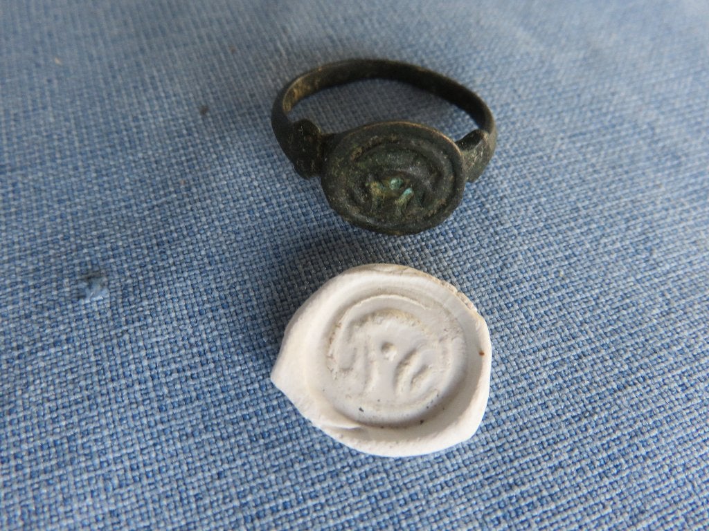 Vikingen - zegelring in brons - 8e - 10e eeuw - bodemvondst, Ophalen of Verzenden, Brons, Ring