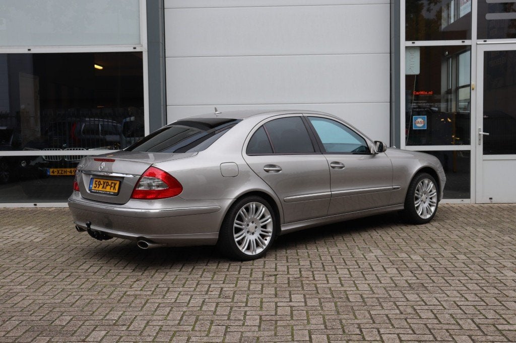 Mercedes-benz E-KLASSE 280 AVANTGARDE AUT/ORIG.NL/BLIJVEND Y, Auto's, Automaat, Gebruikt, Bedrijf, Euro 4