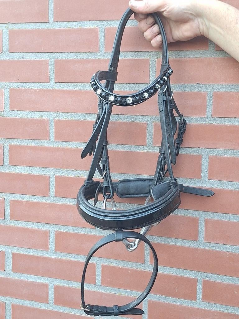 2x een Pony hoofdstel . Zwart met blinq frontriem, Ophalen of Verzenden, Nieuw