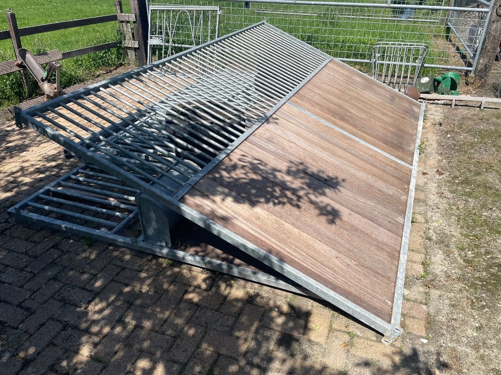 Paardenboxen met schuifdeur., Dieren en Toebehoren, Stalling en Weidegang, Stalling, 2 of 3 paarden of pony's