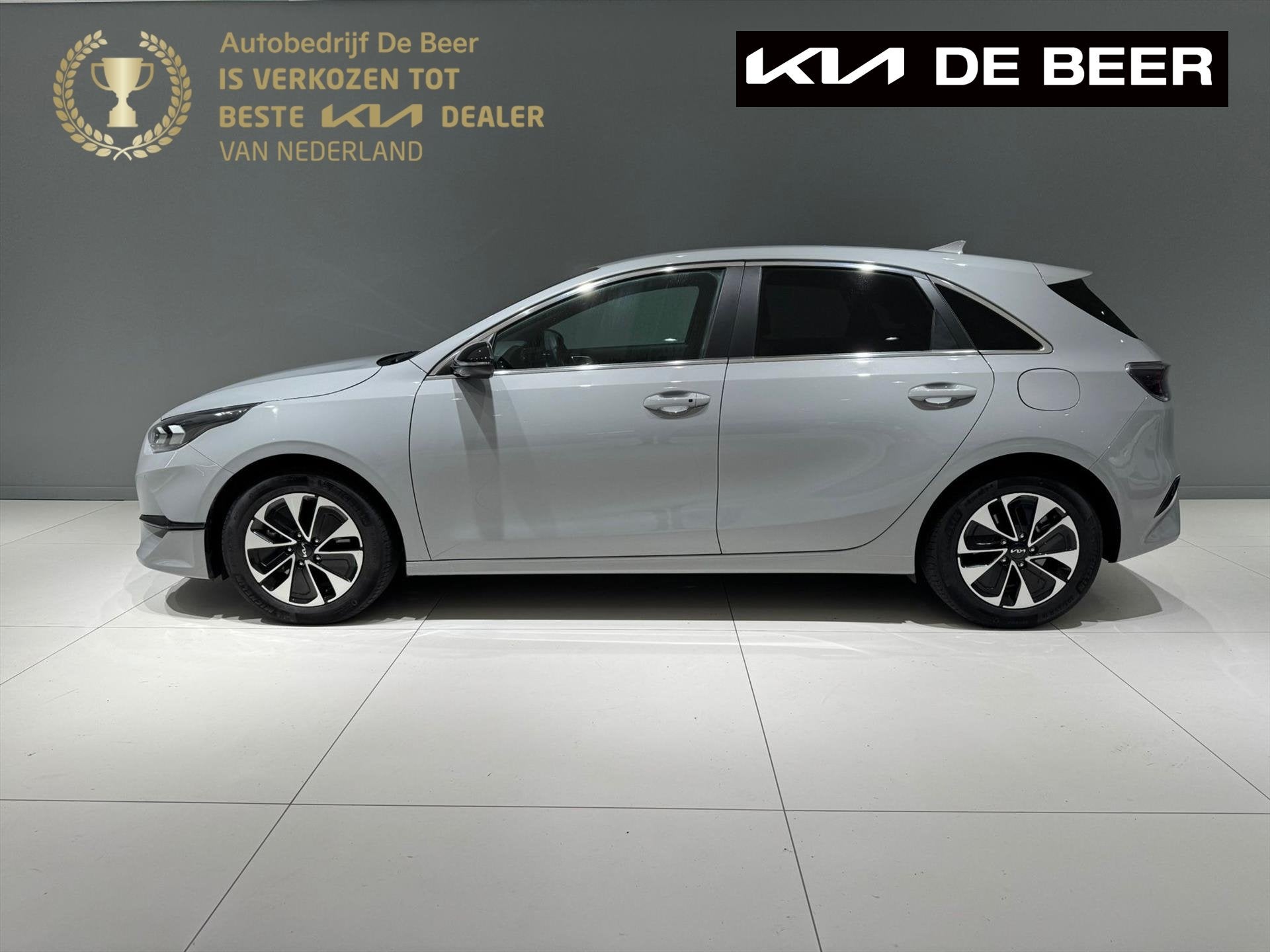 KIA Ceed 1.0 T-GDi 100pk Design Edition, Voorwielaandrijving, Gebruikt, Leder en Stof, Origineel Nederlands