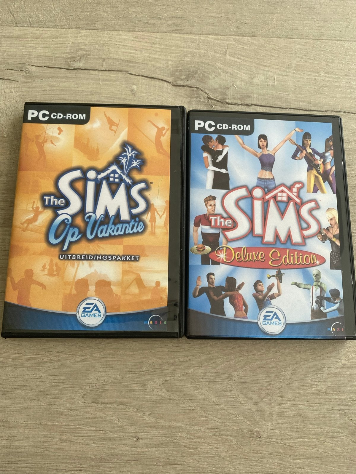 The Sims PC CD-ROM: Deluxe Edition & Op Vakantie, Spelcomputers en Games, Gebruikt, 1 speler, Ophalen of Verzenden, Vanaf 3 jaar