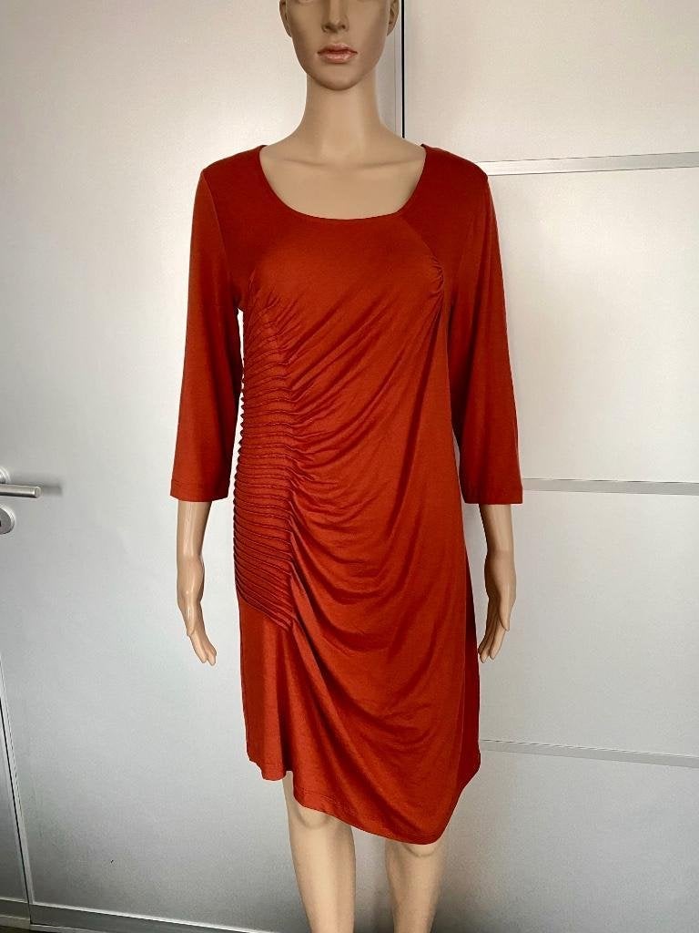 G05 Yest: maat S=36 jurk jurkje bruin/oranje=terracotta, Oranje, Ophalen of Verzenden, Zo goed als nieuw, Knielengte