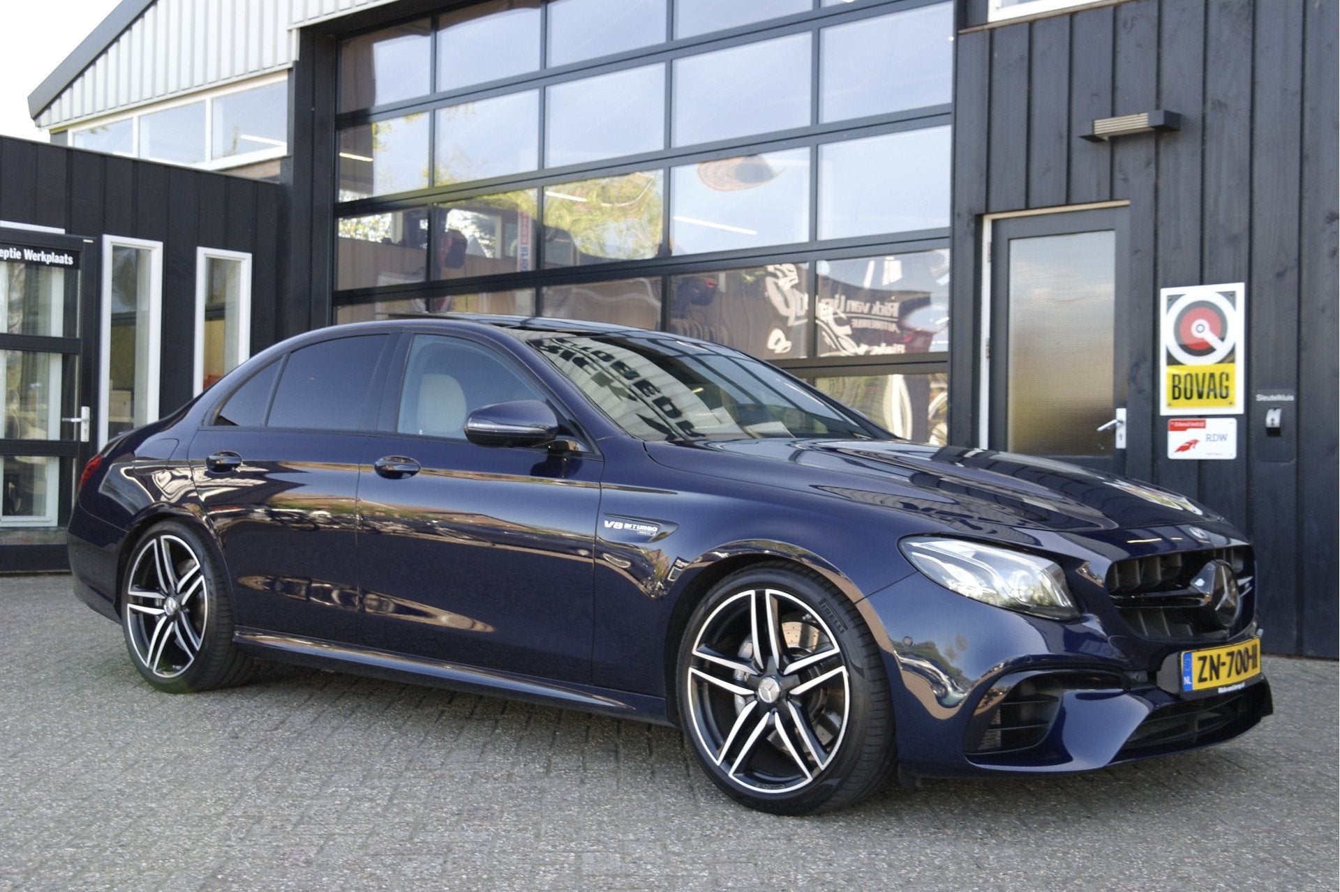 Mercedes-Benz E-Klasse AMG 63 4MATIC 572 PK Premium Plus | D, Auto's, Gebruikt, 572 pk, Blauw, Vierwielaandrijving