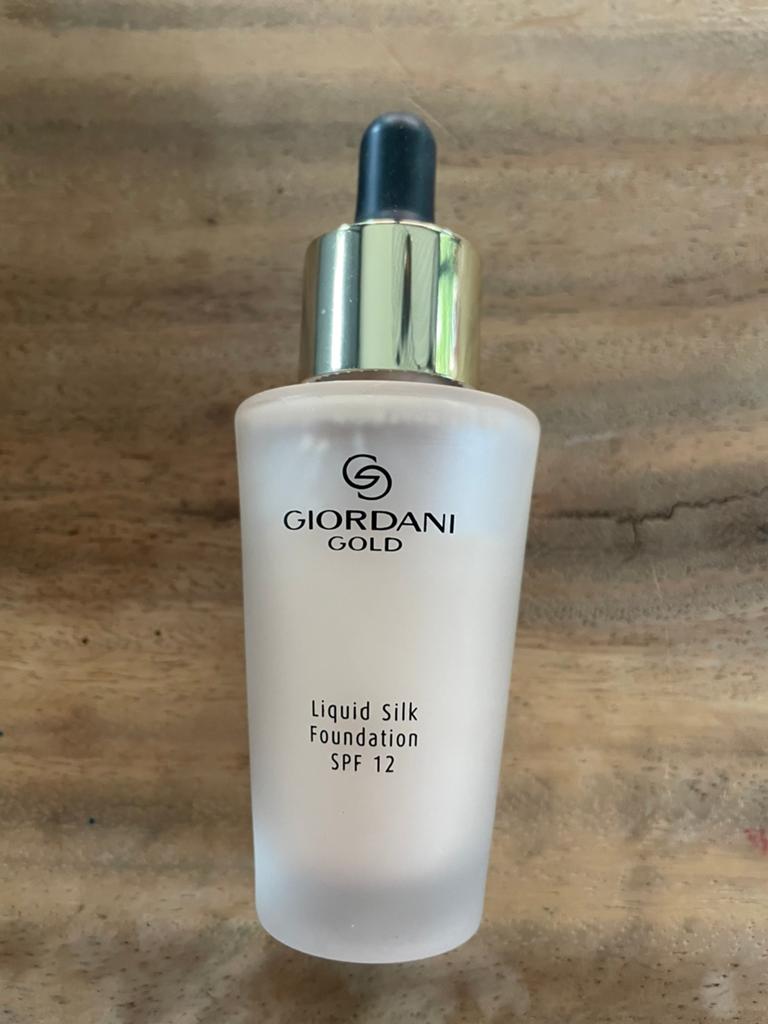Giordani liquid silk foundation nieuw, Ophalen of Verzenden, Nieuw, Overige kleuren, Gehele gezicht