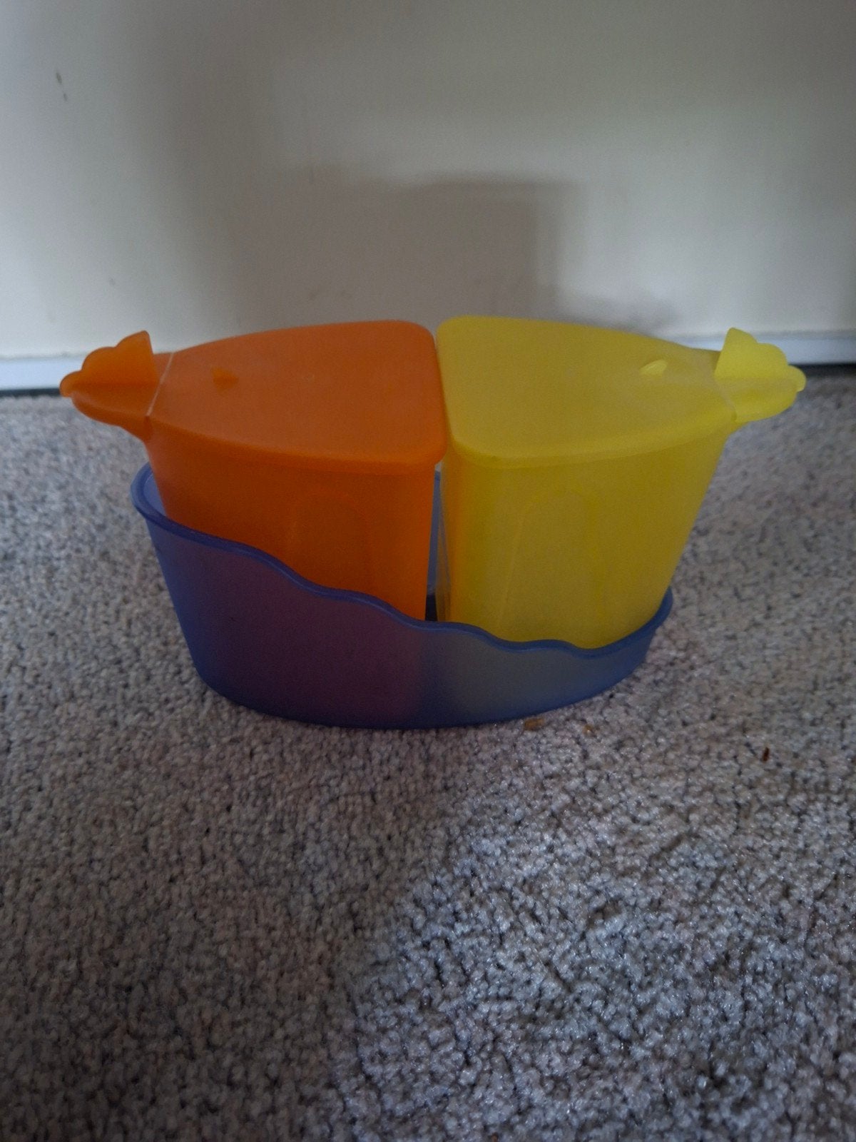 Tupperware set van 2 gekleurde plastic bakjes a 350 ml. in d, Ophalen of Verzenden, Gebruikt, Geel