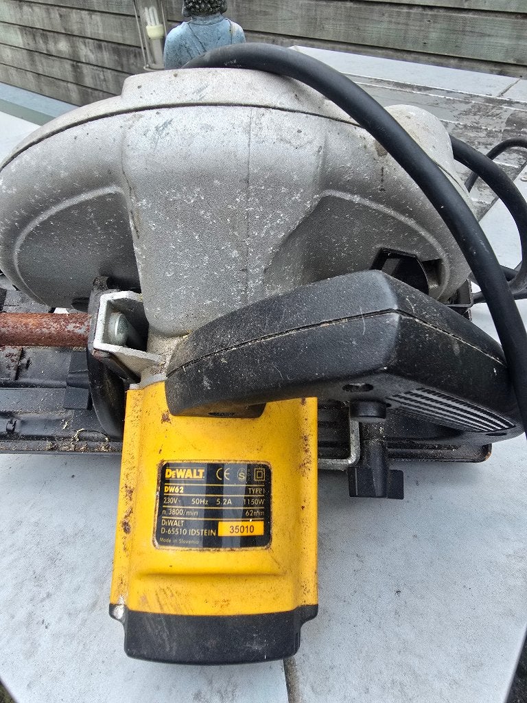 Dewalt cirkelzaag, Doe-het-zelf en Verbouw, Gebruikt, Cirkelzaag, 600 tot 1200 watt, Ophalen of Verzenden