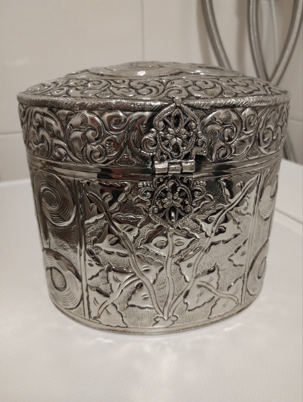 Antiek 19e eeuws Mughal silver chased trinket box, Ophalen of Verzenden