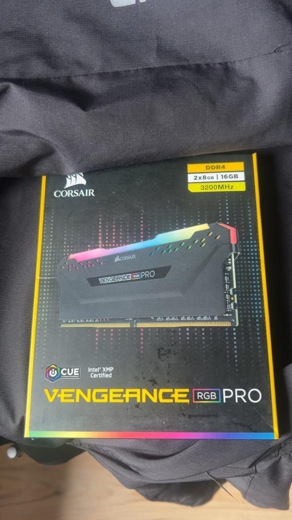 Corsair Vengeance RGB Pro 16GB DDR4 3200MHz, Computers en Software, RAM geheugen, DDR4, Ophalen of Verzenden, Zo goed als nieuw